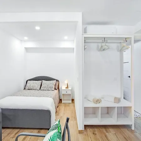 Sunny Apartment In Palma With Private Terrace